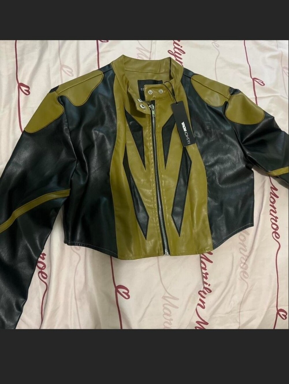NEW Cropped Jacket Black & Olive Print Front Zipper Long Sleeves Faux Leather M